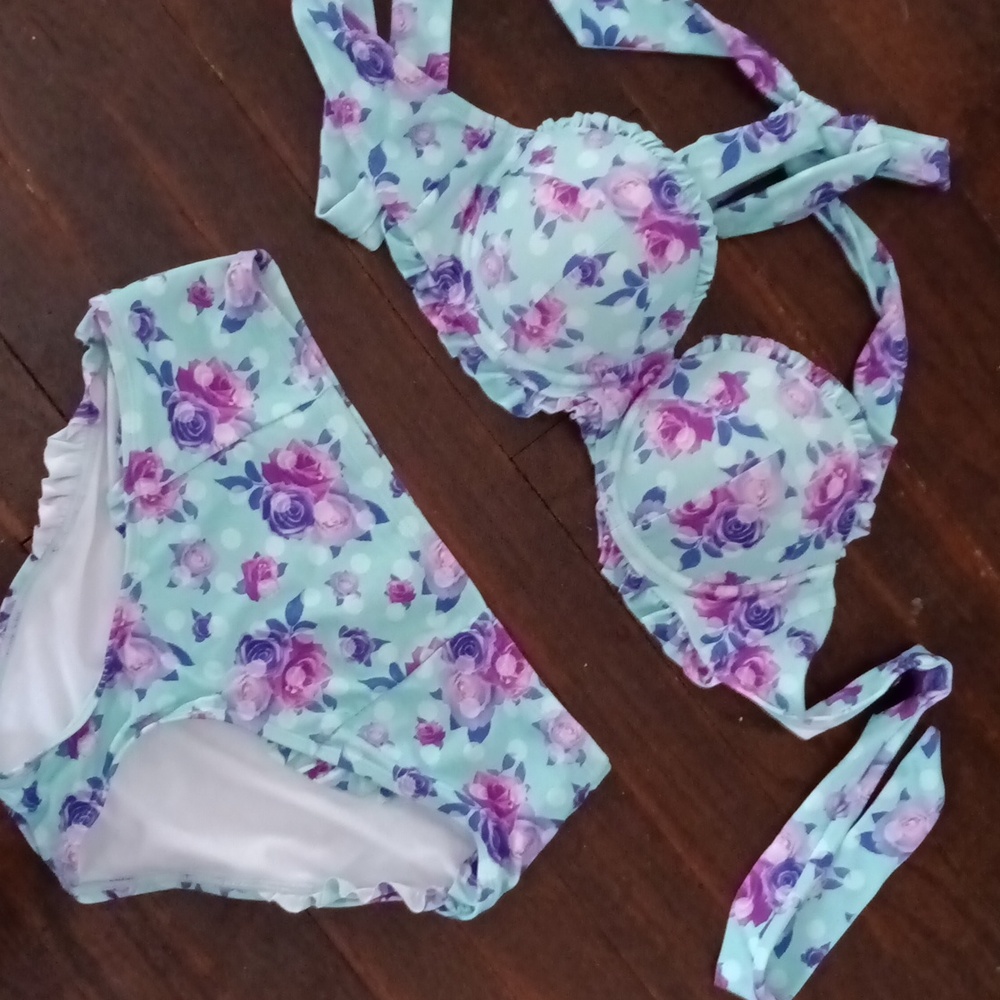 NWOT Neon Purple Aqua Blue Rockabilly Floral Retro Inspired Swim Set